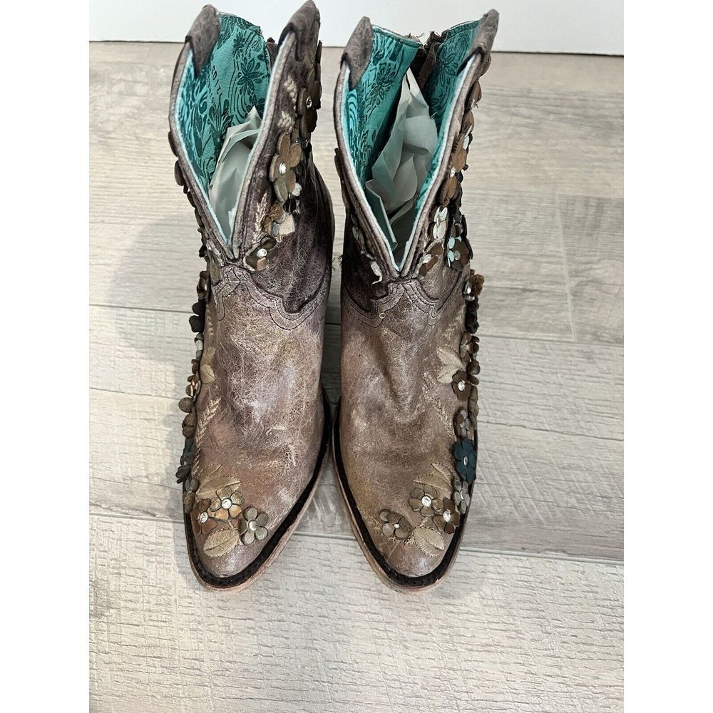 Corral Embellished Embroider Floral Flowers Western Cowboy Boot Women's size 8.5 - Picture 2 of 11